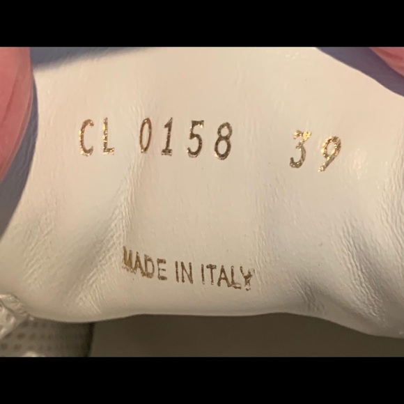 Like New Authentic Louis Vuitton Run Away Sneakers - Picture 7 of 16